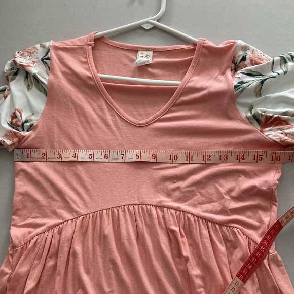 7th Ray, Peach, Floral V Neck Top, Size S - Picture 3 of 8